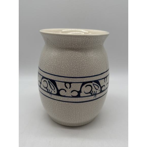 Vtg Dedham Pottery Potting Shed 7” Vase 1998 White Crackle Cobalt Blue Rabbits - Picture 1 of 6